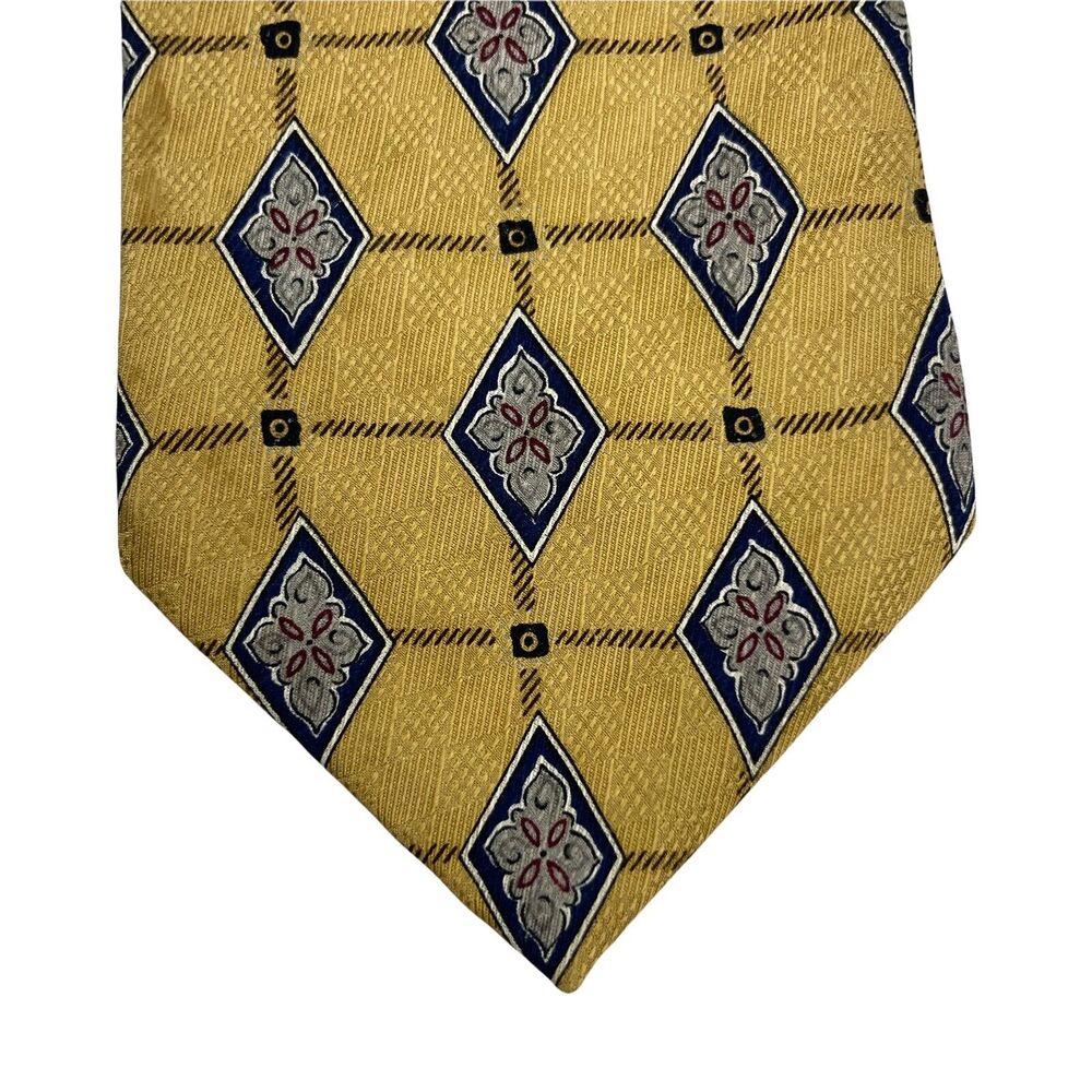 Woodward Mens Necktie Gold Geometric Print Tie 100% Silk 4"W x 58" L